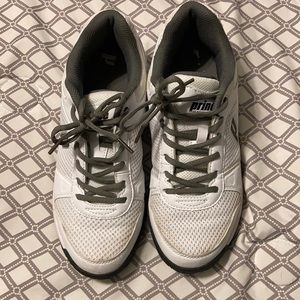 Prince men’s 8.5 Tennis Shoes